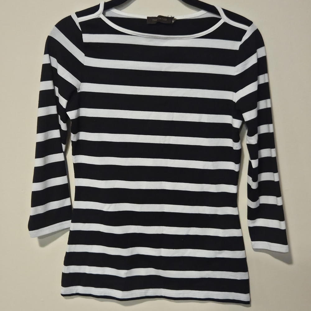 The Limited Black and White Striped 3/4 Length Sleeve Top Size Small